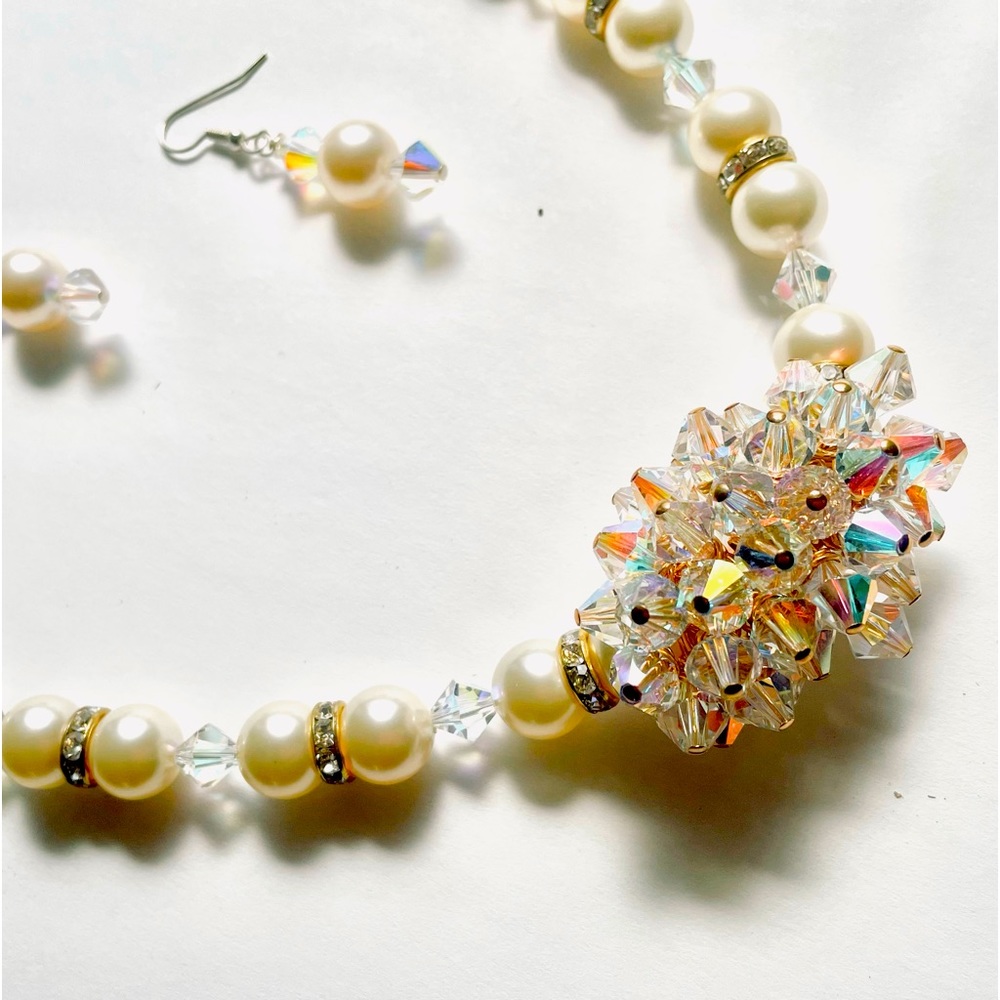 NWT Swarovski Cluster Crystals Necklace Set